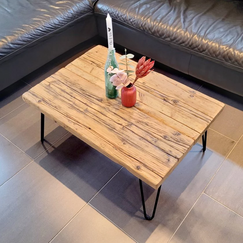 Couchtisch aus recyclten Gerüstbohlen / Massivholz mit Hairpin Legs Industiestahl Couchtisch aus recyclten Gerüstbohlen / Massivholz mit Hairpin Legs Industiestahl